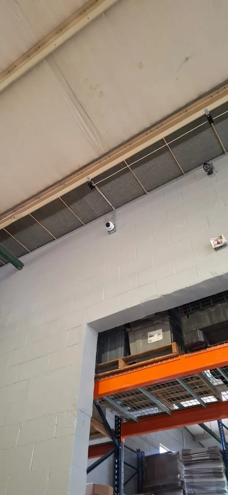 CCTV y Servidor de Video en Nave Industrial - Imagen 2